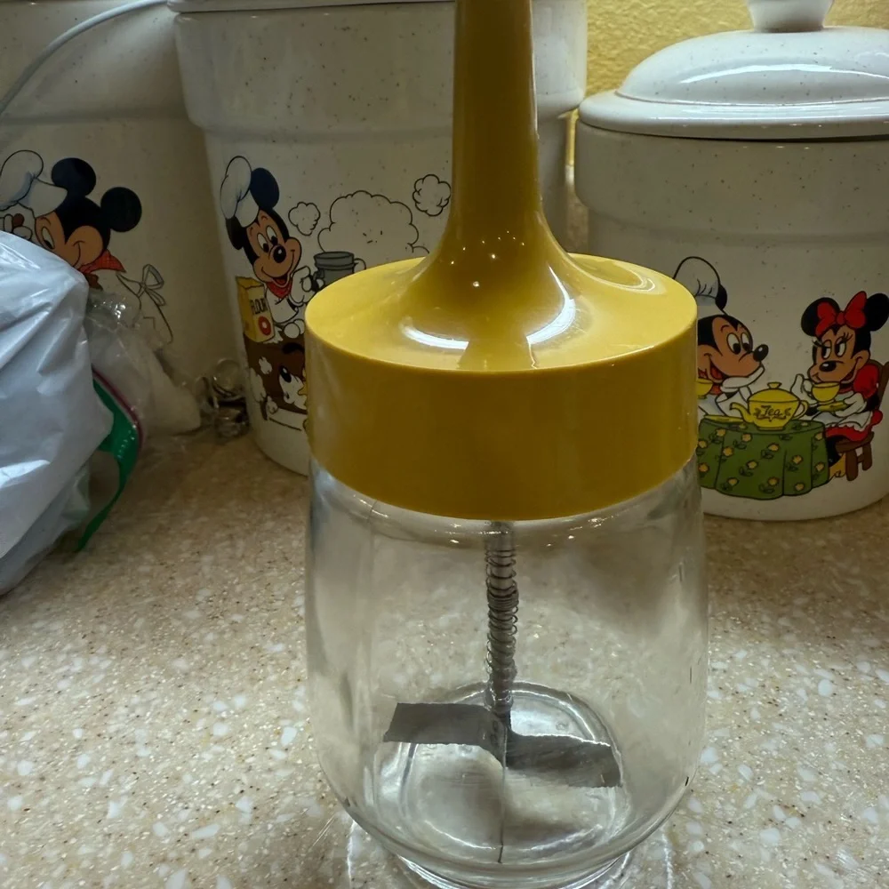 Vintage Federal Housewares Glass Food/Nut Chopper Yellow Lid 1.5 Cups